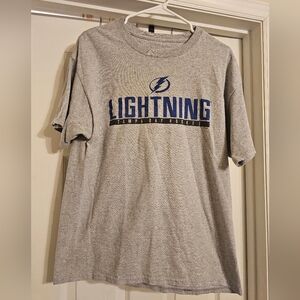 Gray Tampa Bay Lightning T-Shirt. Size:L.